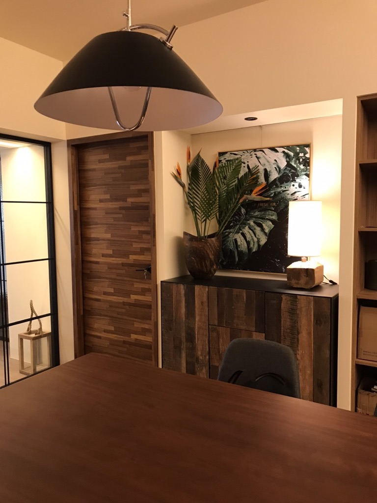 收納櫃 牆上柚木板