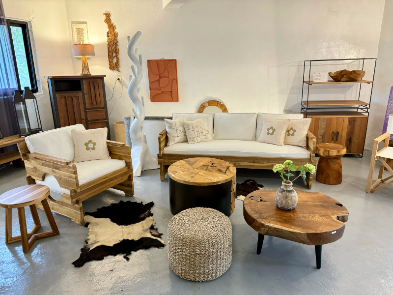 #休假通知 ⏰ 柚木家具113年12/17-1/3休館，別白跑一趟囉！ 114年1/4起恢復正常服務,歡迎蒞臨！