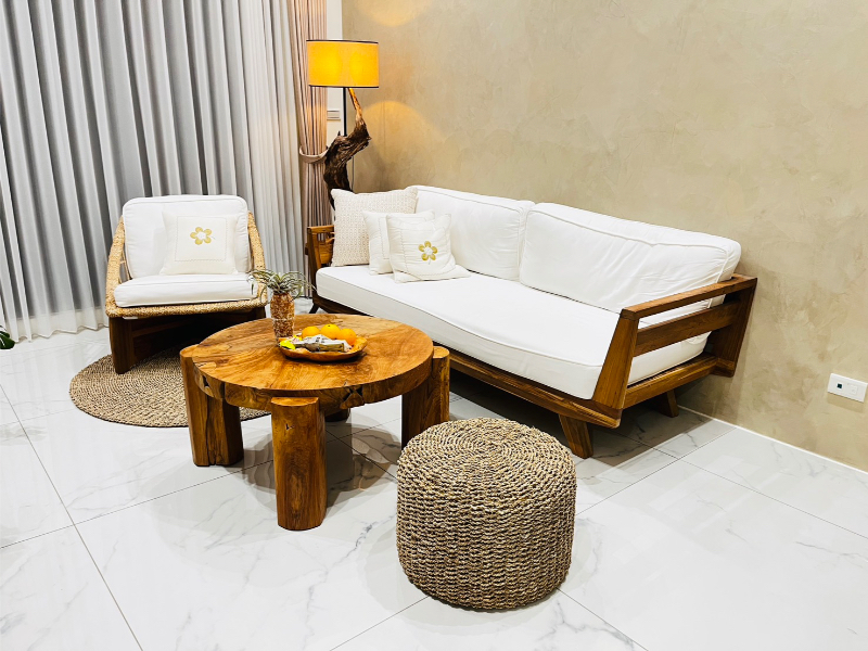 好的家具，本身就是一種空間妝容。年輕夫妻自己佈置23坪美麗的家